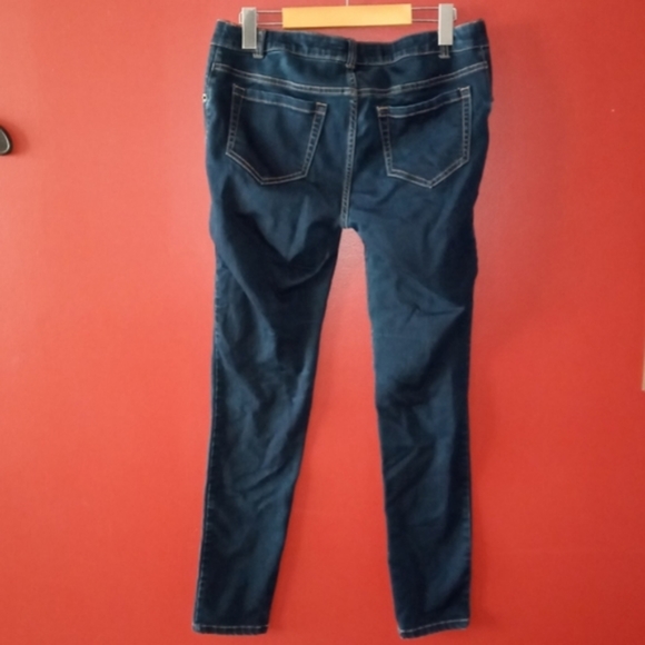 Liz Lange Maternity Pants Sz 4-6 Small - Picture 2 of 5